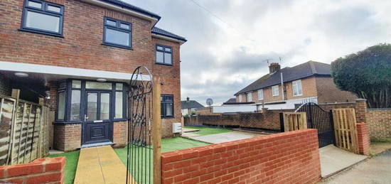 4 bedroom semi-detached house