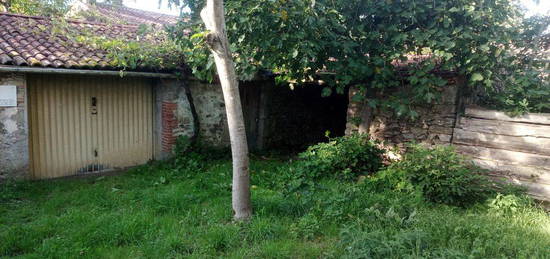 Petite maison à rénover en campagne