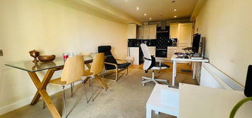 2 bed flat to rent