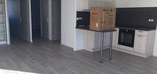 À VENDRE : APPARTEMENT 3 PIÈCES 58,45M2 AVEC PARKING QUARTIE