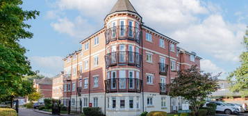 Flat for sale in Collingtree Court, Solihull, West Midlands B92