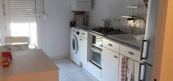 LUMINEUX T2 A LOUER de 49 M2 QUARTIER KENNEDY + PARKING INDIVIDUEL DANS RESIDENCE SECURISEE, PROCHE TRAMWAY et CHU NIMES