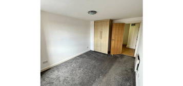 2 bed flat to rent