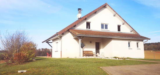 Maison familiale avec jardin