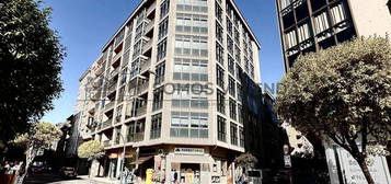 Piso en venta en calle Samuel Eijan