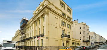 Flat for sale in Brunswick Terrace, Hove BN3