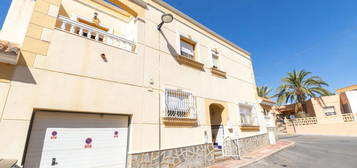 Chalet adosado en venta en Benahadux