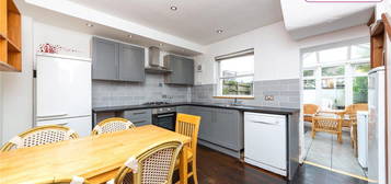 5 bed terraced house to rent