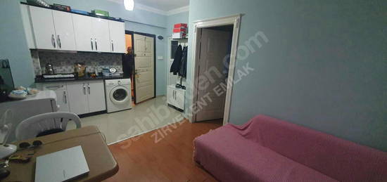 YEDİTEPE'DE SATILIK 1+1 YATIRIMLIK DAİRE