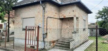 Családi ház 377nm telken 2 szobás Pesterzsébeten eladó