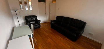 2 bed flat to rent