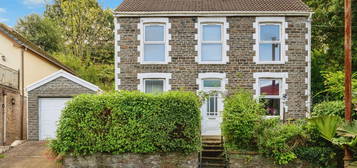 3 bed detached house for sale