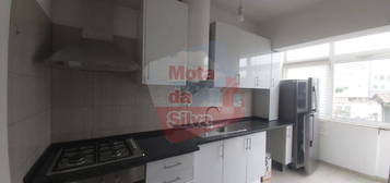 Excelente apartamento T2 no centro de Almad