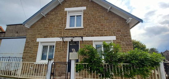 Maison Brive La Gaillarde - 108 m2 - 4 chambres - Terrasse - Jardin