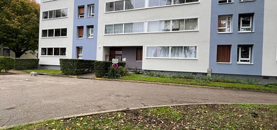 APPARTEMENT 3 CHAMBRES AVEC LOGGIA CAVE ET PARKING