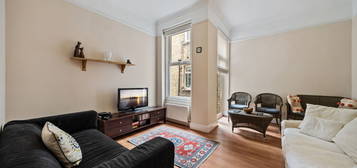 Flat for sale in Hampden Road, London N8