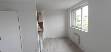 Studio  à louer, 1 pièce, 25 m², Étage 2/2