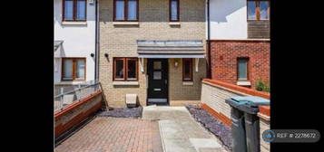 2 bedroom terraced house