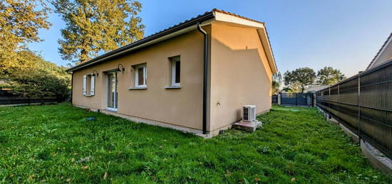 Contemporaine récente avec 3 chambres, garage et jardin