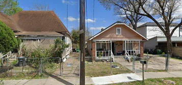 2208 Gano St, Houston, TX 77009