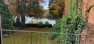 2-Zimmer-Wohnung im Herzen von Preetz mit Seeblick, Balkon und EBK