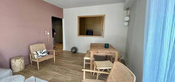 Appartement meublé  à louer, 3 pièces, 2 chambres, 69 m²