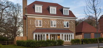 5 bed detached house to rent