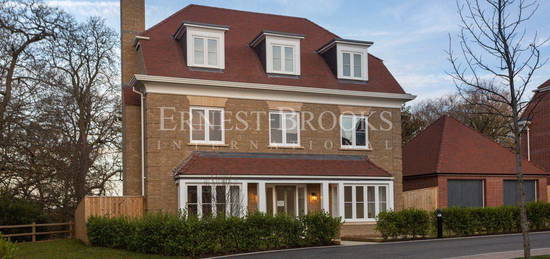 5 bed detached house to rent