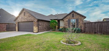 11216 SW 37th Ct, Mustang, OK 73064