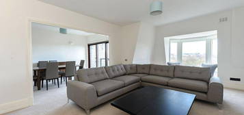 4 bedroom flat to rent