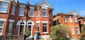 5 bedroom semi-detached house to rent