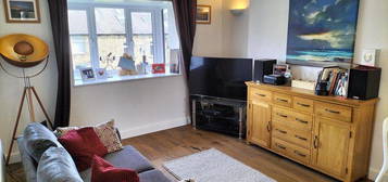 2 bed flat to rent