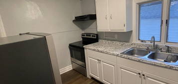 37 Forest St Apt 2, Springfield, MA 01108