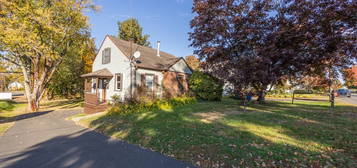 30 Maple Ave, Meriden, CT 06450