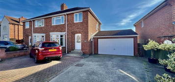 3 bedroom semi-detached house for sale