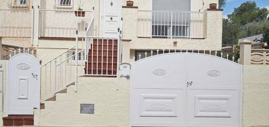 Chalet adosado en venta en calle Rubens, 19