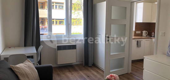 Pronájem bytu 1+kk 26 m², Ostrovského, Praha