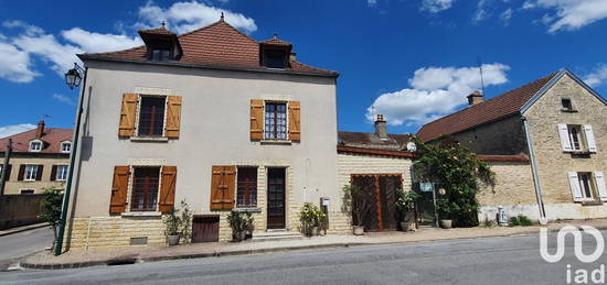 Maison de village 3 étages  à vendre, 7 pièces, 6 chambres, 182 m²