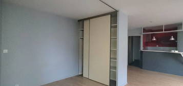 Studio  à louer, 1 pièce, 42 m², Étage 1/3