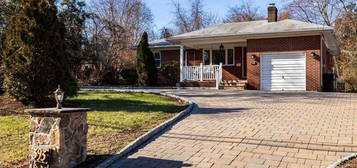 393 N Farview Ave, Paramus, NJ 07652