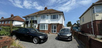 3 bedroom semi-detached house to rent