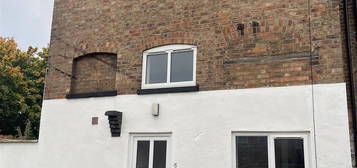 Town house to rent in Thorpe End, Melton Mowbray LE13