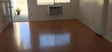 6825 Radford Ave #5, North Hollywood, CA 91605