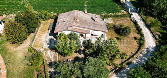 Villa unifamiliare, buono stato, 218 m², Castelfranco Veneto