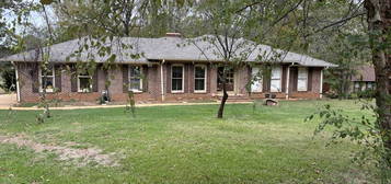 715 East Shady Ln, New Albany, MS 38652