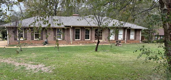 715 East Shady Ln, New Albany, MS 38652