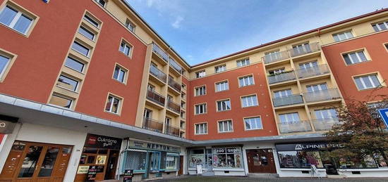 Byt 1+kk/ balkon, 34 m2, OV, 1. patro, cihla