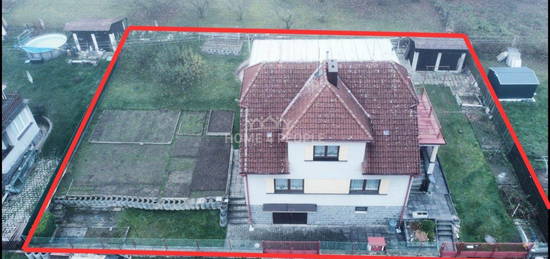 Rodinný dům, 614 m² + 617 m² pozemek, Plánice