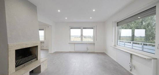 Provisionsfrei! Renovierte 4-Zi.-Wohnung inkl. 100m² Wohnfl., Stellplatz. Garten, 2x Balkon