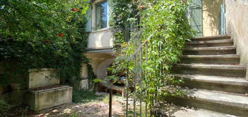 Maison bourgeoise avec jardin à Valréas